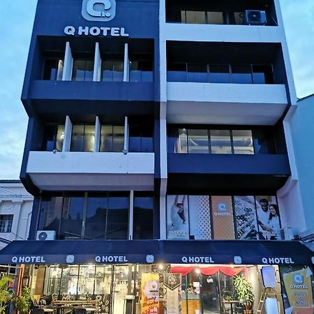 Q Capsule Hotel George Town Bagian luar foto