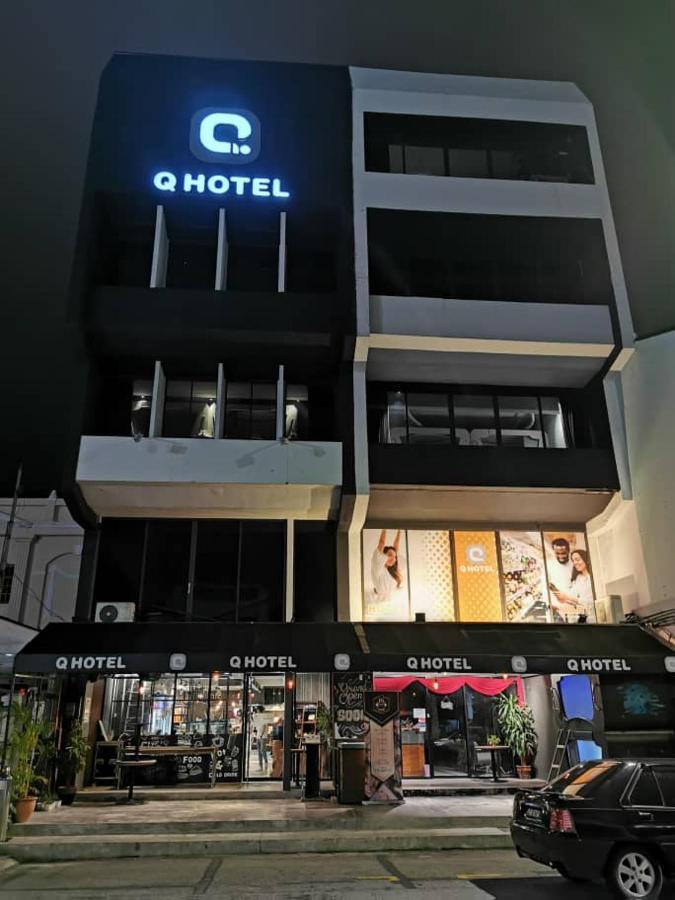 Q Capsule Hotel George Town Bagian luar foto